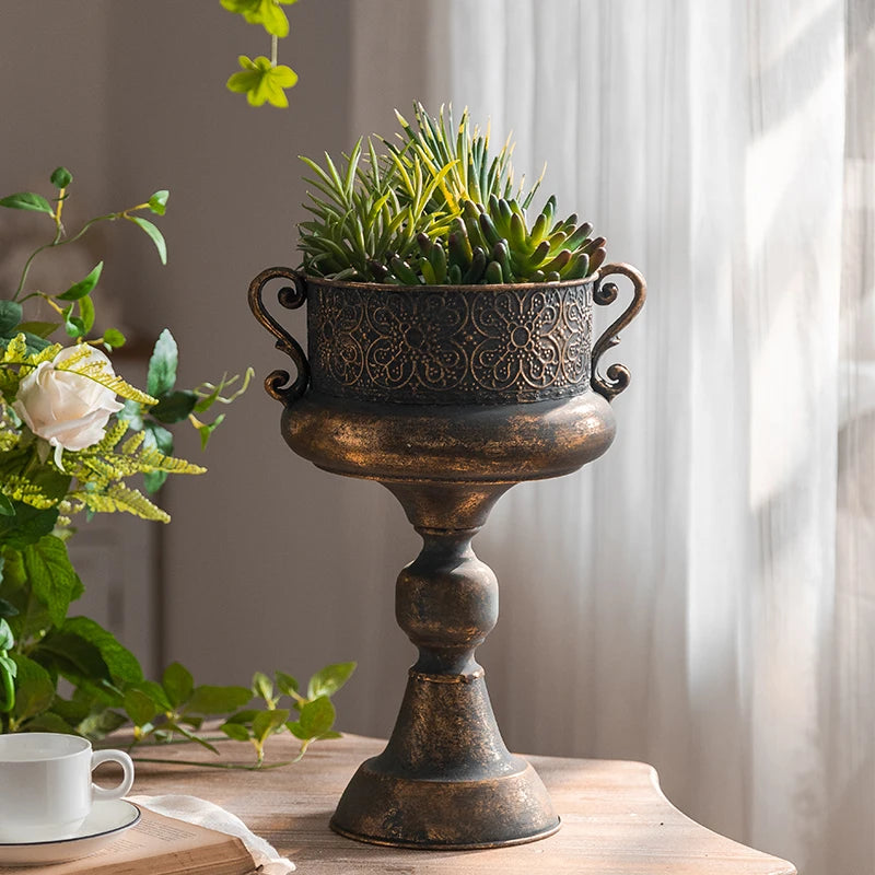 French Antique-Style Trophy Vase – Rustic Iron Centerpiece Décor