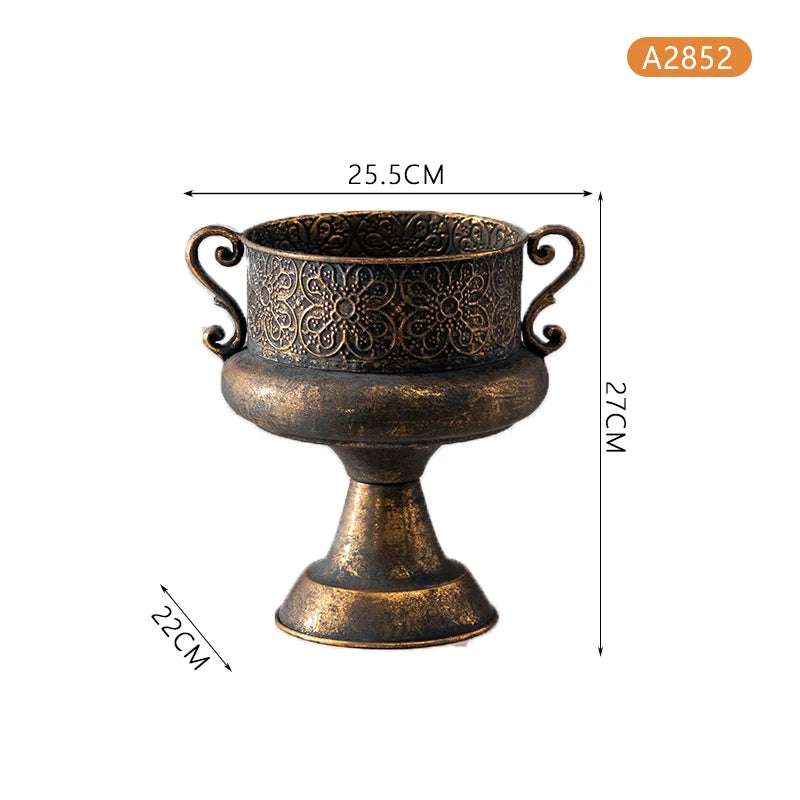 French Antique-Style Trophy Vase – Rustic Iron Centerpiece Décor